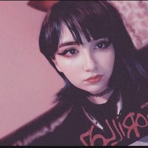 Meet your Posher, Alison